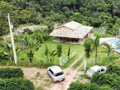 Fazenda com 2 quartos à venda no bairro Zona Rural, 8000m²