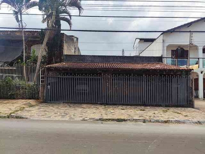 Casa com 3 quartos à venda no bairro Taguatinga Norte, 310m²