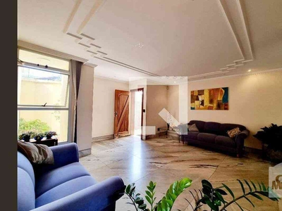 Casa com 4 quartos à venda no bairro Santa Mônica, 400m²