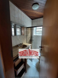 Apartamento com 3 Quartos e 2 banheiros para Alugar, 85 m² por R$ 2.000/Mês