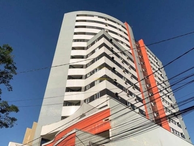 Apartamento no centro com 2 quartos para locação, 52 m²