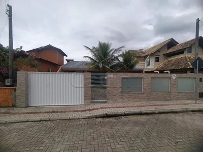 Balneário Piçarras - Casa Padrão - Itacolomi