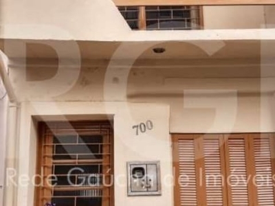 Casa com 2 quartos à venda na rua dezessete de junho, menino deus, porto alegre, 64 m2 por r$ 310.000