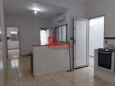 Casa com 2 quartos para alugar na avenida ângelo perino, 807, balneário maracanã, praia grande, 80 m2 por r$ 2.000