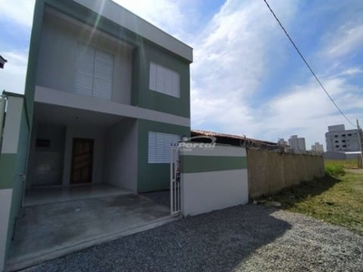 Casa com 2 quartos para alugar na são joão (3850), s/n, itacolomi, balneário piçarras, 80 m2 por r$ 1.870