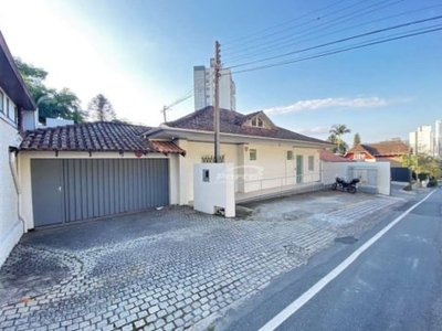 Casa comercial com 10 salas para alugar na floriano peixoto, 644, centro, blumenau, 300 m2 por r$ 8.000