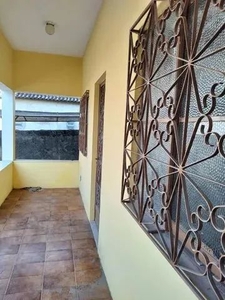 Casa para venda tem 100 metros quadrados com 3 quartos em Alto das Pombas - Salvador - BA