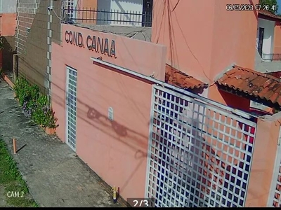 Ótima casa em candeias condomínio fechado