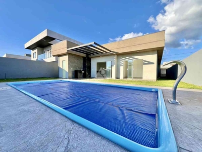 Casa com 3 quartos à venda no bairro Brasília/Plano Piloto, 180m²