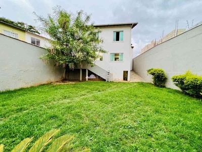 Casa com 4 quartos à venda no bairro Santa Amélia, 250m²
