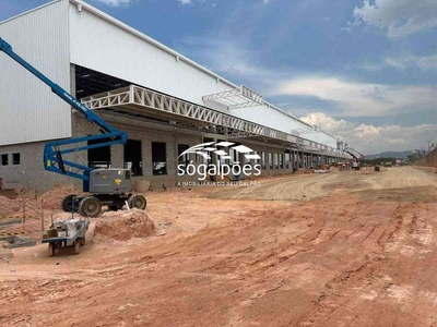 Galpão para alugar no bairro Cinco, 1375m²