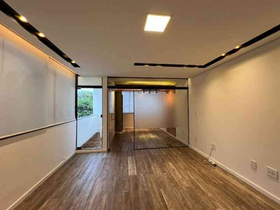 Sala para alugar no bairro Sudoeste, 44m²