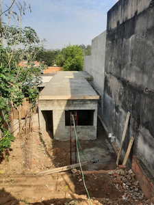 Terreno Com Casa Em Fase De Acabamento