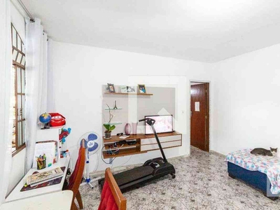 Casa com 3 quartos à venda no bairro Copacabana, 90m²