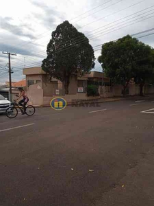 Casa com 4 quartos à venda no bairro Centro, 310m²