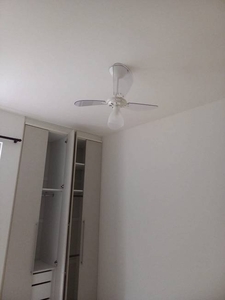 Apartamento com 3 Quartos e 2 banheiros para Alugar, 90 m² por R$ 1.350/Mês