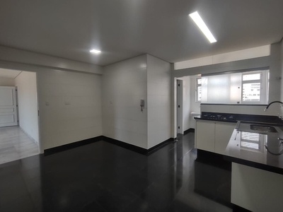Apartamento em Gonzaga, Santos/SP de 243m² 3 quartos à venda por R$ 919.000,00