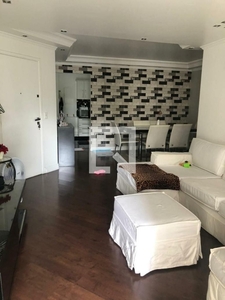 APARTAMENTO no 5º andar com 3 dormitórios e 2 garagens