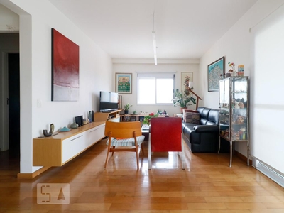 APARTAMENTO no 5º andar mobiliado com 3 dormitórios