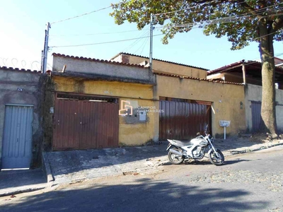 Casa com 2 quartos para alugar no bairro Alípio de Melo, 110m²