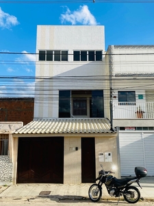 Casa em Alto Maron, Vitória da Conquista/BA de 236m² 4 quartos à venda por R$ 389.000,00