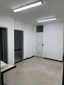 Sala em Barra, Salvador/BA de 60m² para locação R$ 3.900,00/mes