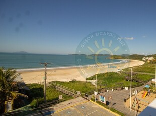 Apto Frente Mar, com vista panorâmica da praia de Quatro Ilhas