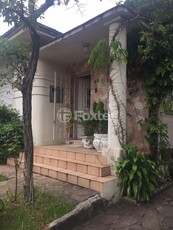 Casa 3 dorms à venda Avenida Carneiro da Fontoura, Jardim São Pedro - Porto Alegre