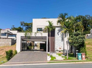 Casa com 3 quartos à venda no bairro Jardins Nápoles, 236m²