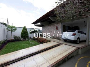 Casa com 3 quartos à venda no bairro Morais, 412m²