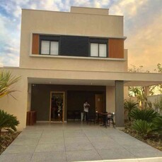 Casa com 4 quartos à venda no bairro Conjunto Residencial Storil, 202m²