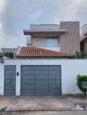 Casa com 4 quartos à venda no bairro Vila João Vaz, 225m²