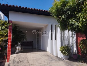 Casa em Fátima, Teresina/PI de 200m² 3 quartos à venda por R$ 999.000,00