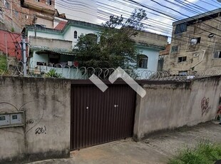 Casa em Renascença, Belo Horizonte/MG de 400m² 3 quartos à venda por R$ 379.000,00