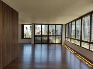 Locação de lindo apartamento com 225 m², 3 quartos no itaim bibi.