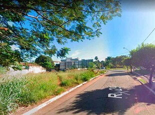 Lote à venda no bairro Jardim Goiás, 890m²