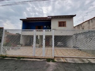 Sobrado em Jardim Pereira do Amparo, Jacareí/SP de 434m² 4 quartos à venda por R$ 1.473.000,00