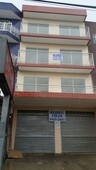 Alugo excelente apartamento de 2 quartos com varanda em Taguatinga Sul.