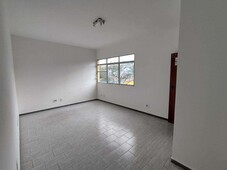 Sala para alugar no bairro Sagrada Família, 25m²