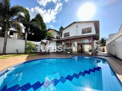 Casa com 3 quartos à venda no bairro Portal do Sol I, 383m²