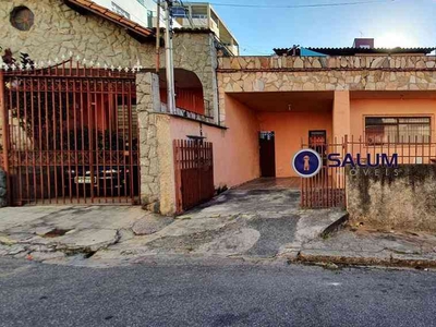 Casa com 5 quartos à venda no bairro Carlos Prates, 420m²