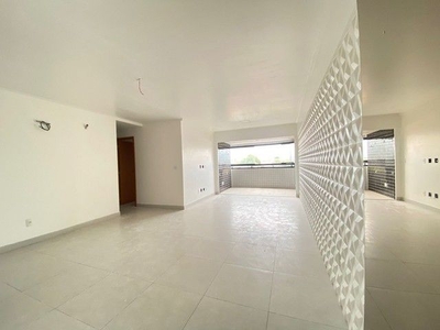 Apartamento para venda tem 128 metros quadrados com 3 quartos em Farol - Maceió - AL
