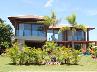 Casa Alto Padrão em Praia do Forte com 07 Suítes Condomínio Com Acesso ao MAR