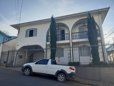 Casa para venda possui 150 metros quadrados com 4 quartos em Centro - Pouso Alegre - MG