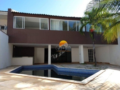 De Lourdes - Casa Duplex 500m² com 7 quartos e 4 vagas