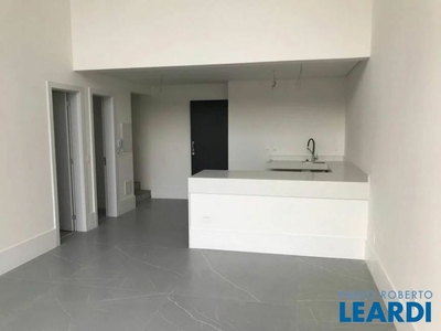 Flat à venda por R$ 2.650.000