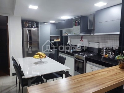 Apartamento - 3 quartos - 1 suíte - 2 vagas - 130m² - boa viagem