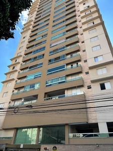 Apartamento com 3 quartos à venda, 117.0m²