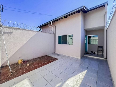 Casa com 2 quartos à venda, 100.0m²