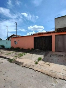 Casa com 2 quartos à venda, 144.0m²